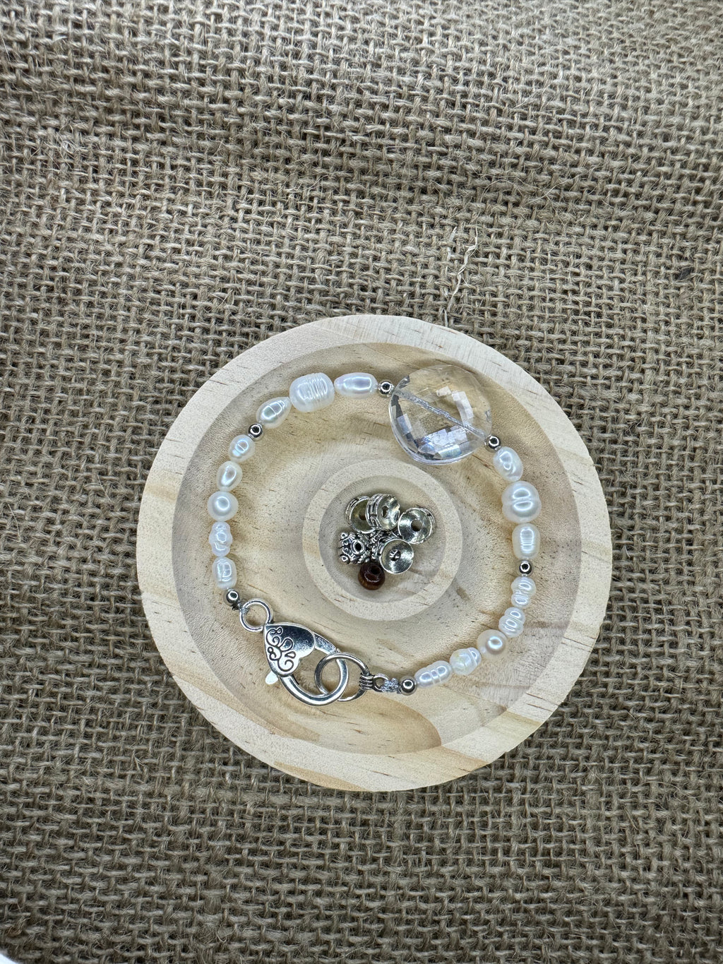 The Water Pearl and White Crystal Bracelet