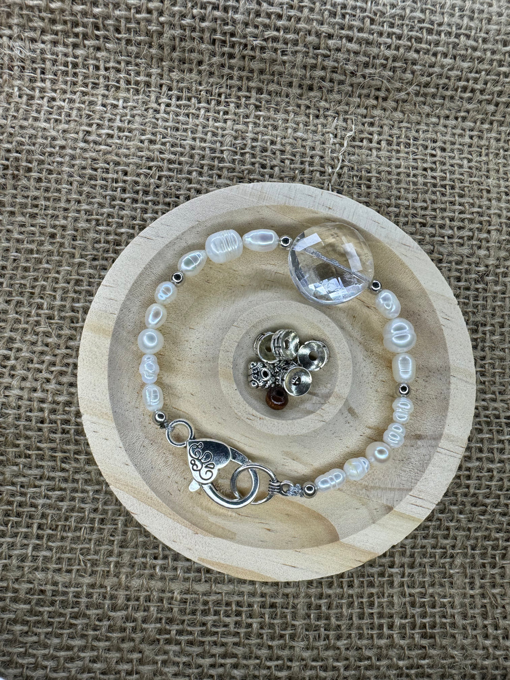 The Water Pearl and White Crystal Bracelet