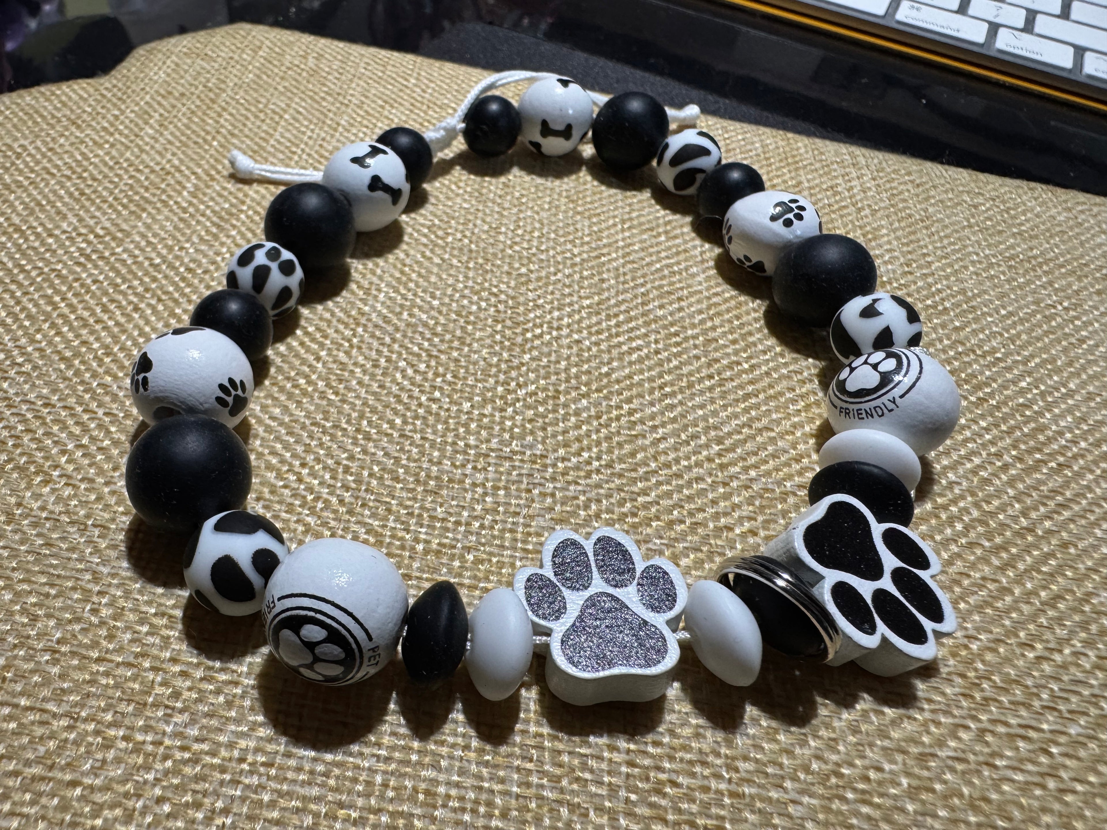 The Pet Necklace - Paws