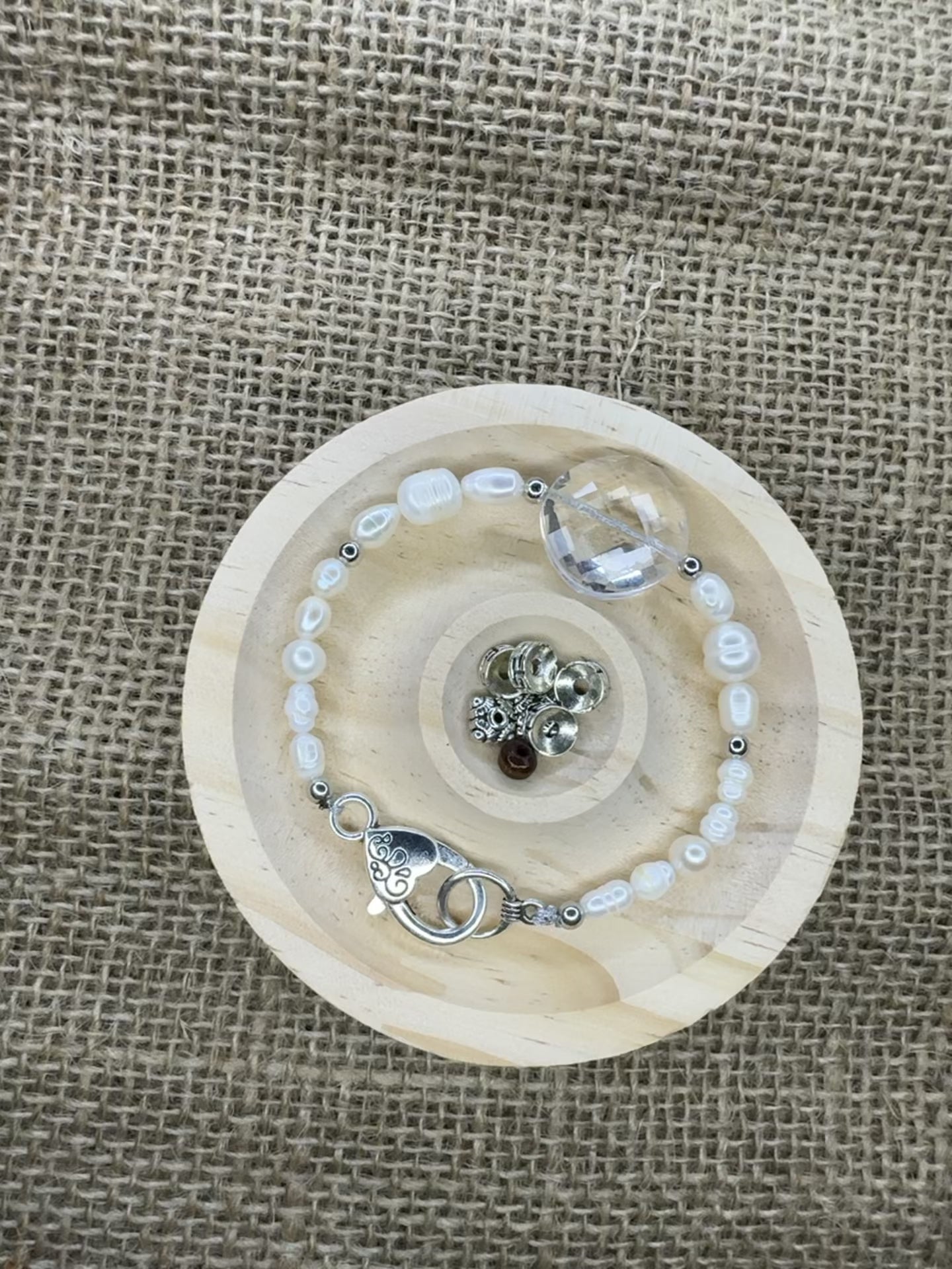The Water Pearl and White Crystal Bracelet